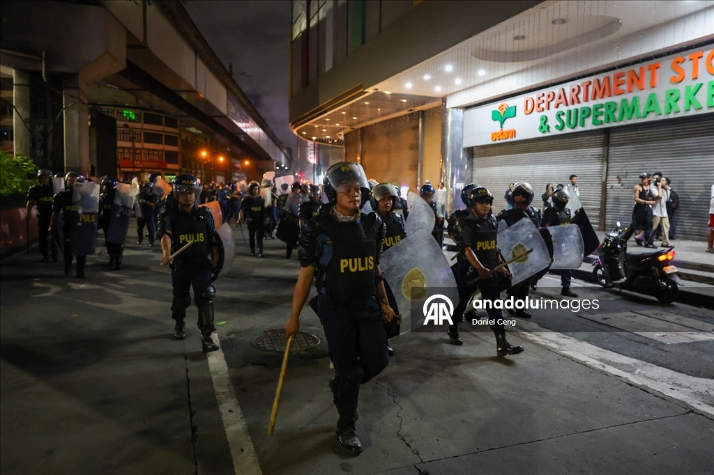 Filipinler’in başkenti Manila'da yolsuzluğa karşı protesto düzenlendi