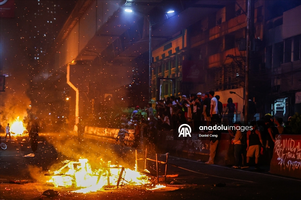 Filipinler’in başkenti Manila'da yolsuzluğa karşı protesto düzenlendi