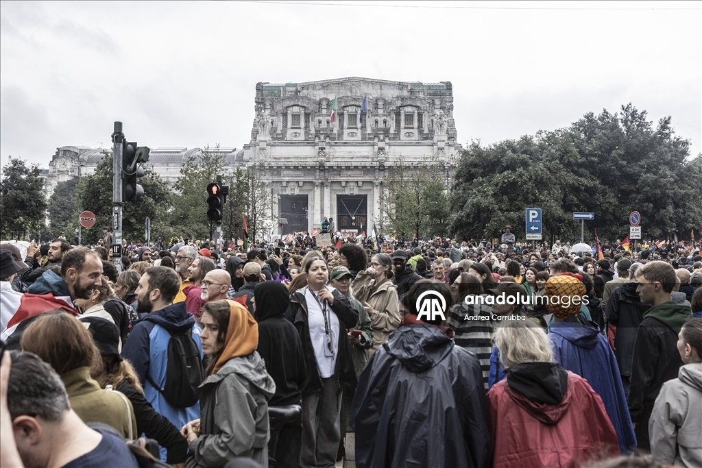 Milano'da Filistin destekçileriyle polis arasında arbede çıktı
