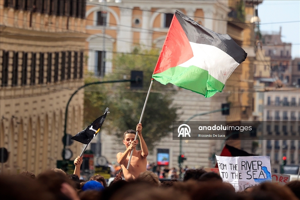 İtalya'da Gazze için genel greve gidildi