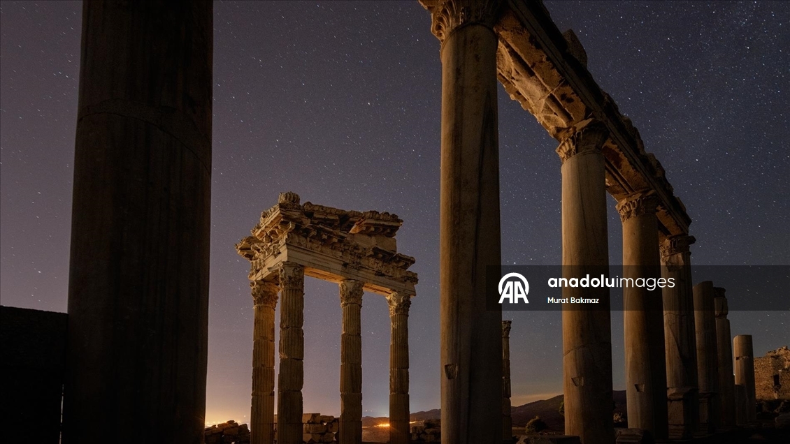 Pergamon Antik Kenti'nde yıldızlı gece