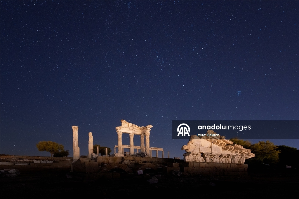 Pergamon Antik Kenti'nde yıldızlı gece