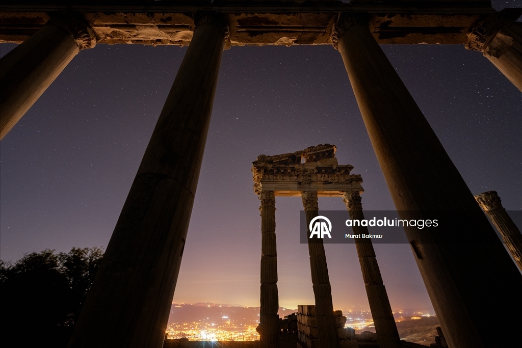 Pergamon Antik Kenti'nde yıldızlı gece