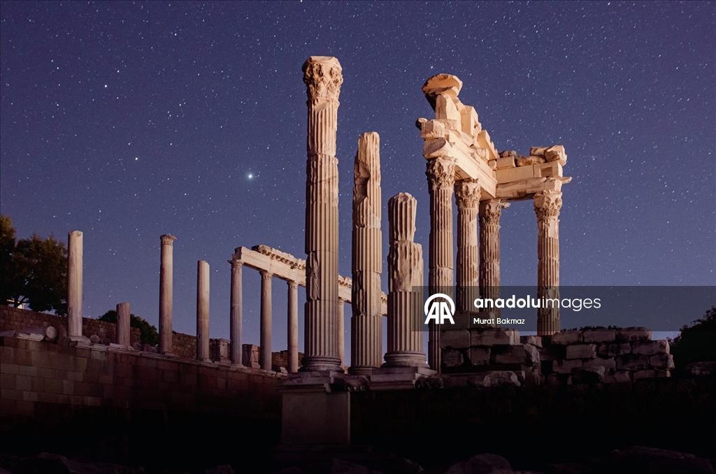 Pergamon Antik Kenti'nde yıldızlı gece