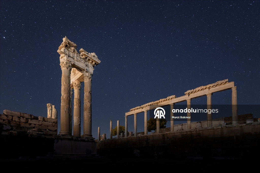 Pergamon Antik Kenti'nde yıldızlı gece