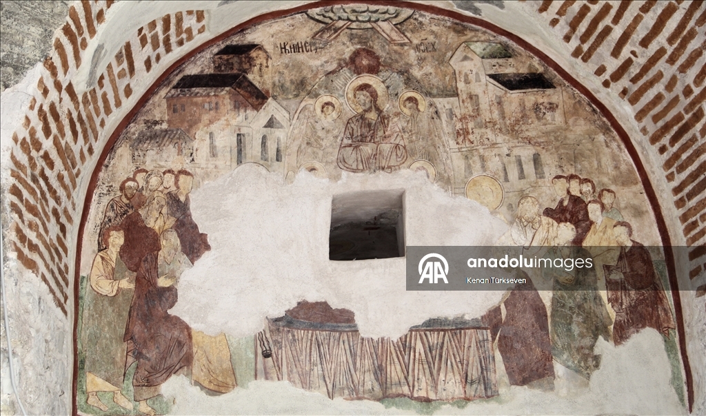 Sinop'ta tarihi kilise geçmişin izlerini duvarlarındaki resimlerle bugüne taşıyor