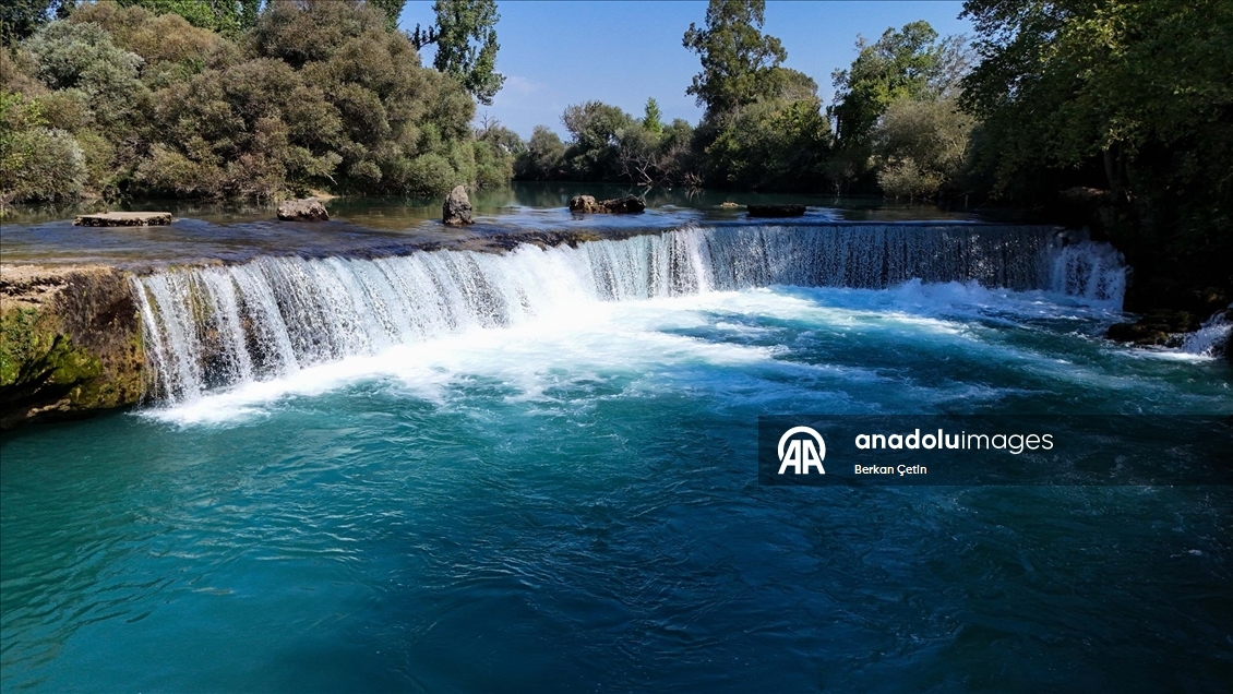 Manavgat Şelalesi doğal güzelliğiyle dikkati çekiyor