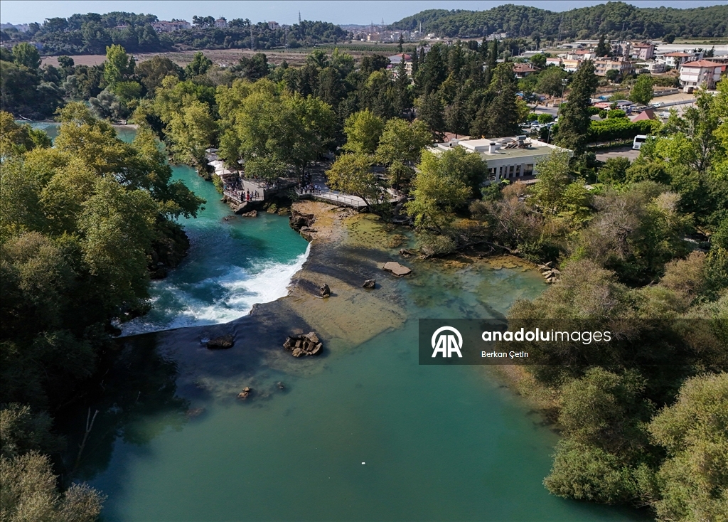 Manavgat Şelalesi doğal güzelliğiyle dikkati çekiyor