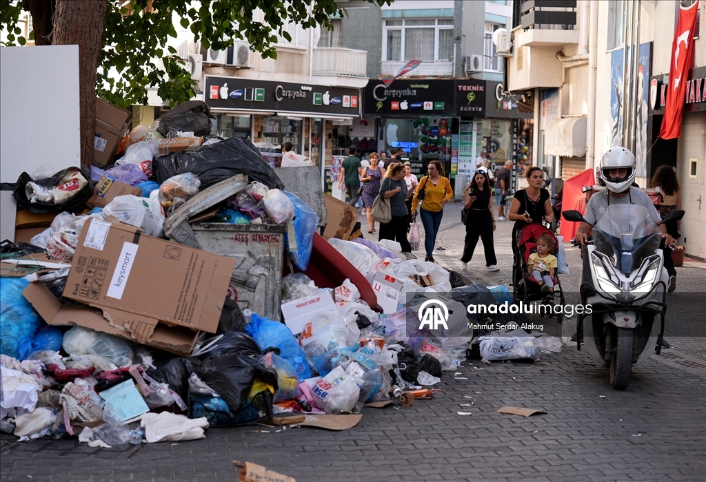 Karşıyaka'da işçiler 4'üncü gününde eylemlerini sürdürüyor