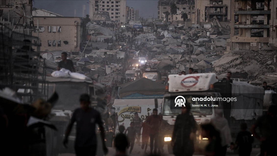 İsrail'in saldırılarından kaçan Filistinlilerin kuzeyden güneye göçü devam ediyor