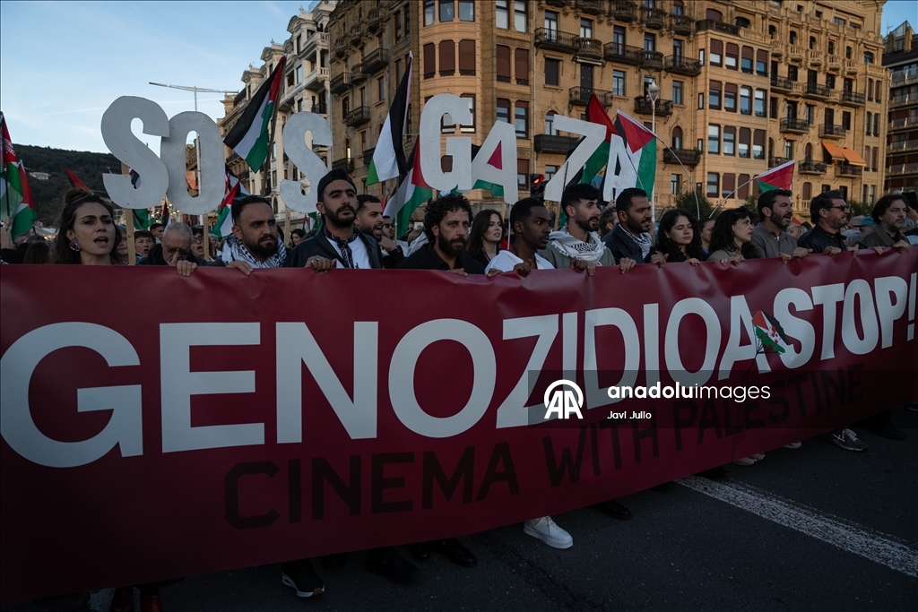 احتجاج واسع بمهرجان سان سباستيان السينمائي في إسبانيا ضد الإبادة بغزة