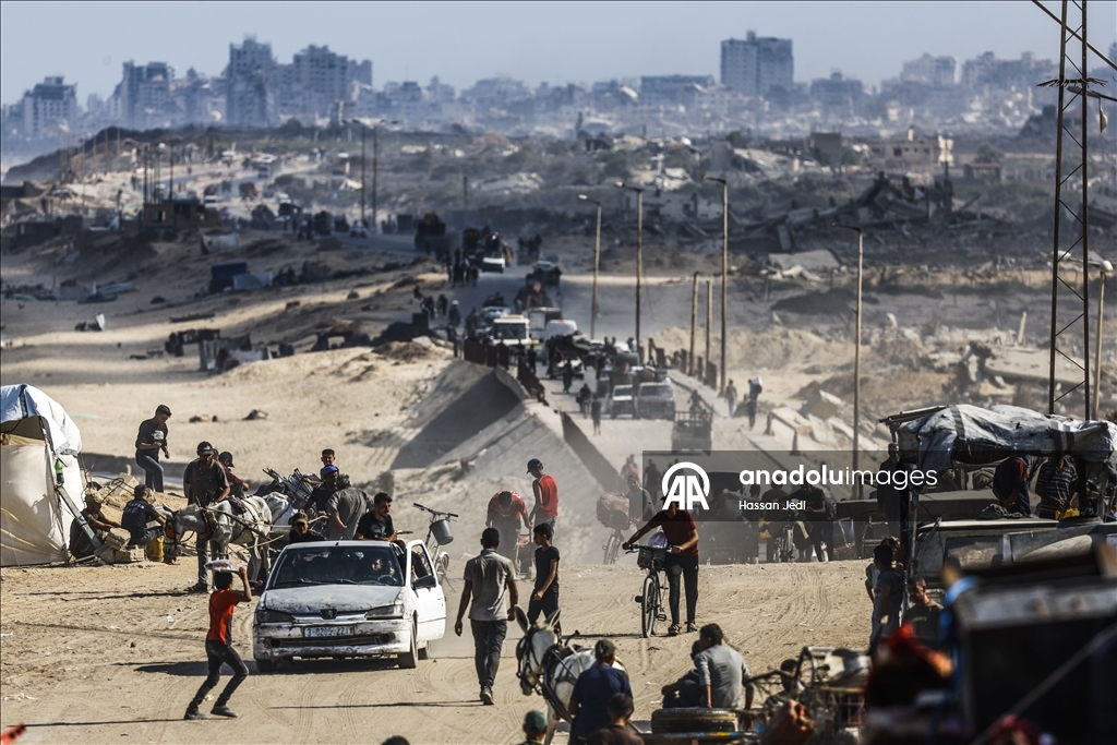 İsrail'in saldırılarından kaçan Filistinlilerin kuzeyden güneye göçü devam ediyor