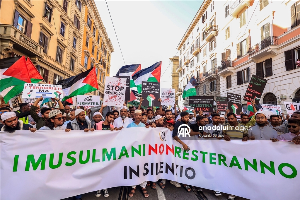 İsrail'in Gazze'ye yönelik saldırıları Roma'da protesto edildi