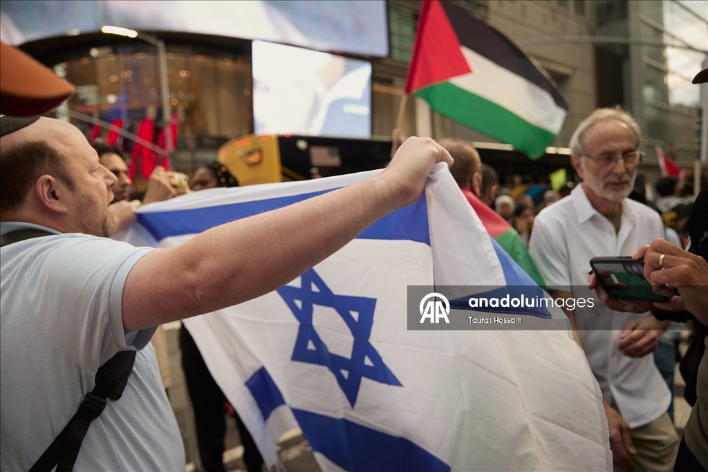 Times Meydanı'nda Netanyahu protestosu
