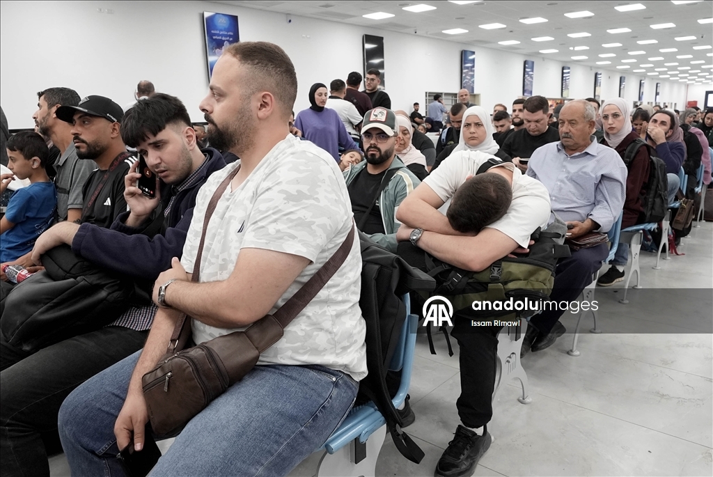 فلسطينيون: إغلاق إسرائيل معبر الكرامة يجعل الضفة سجنا كبيرا
