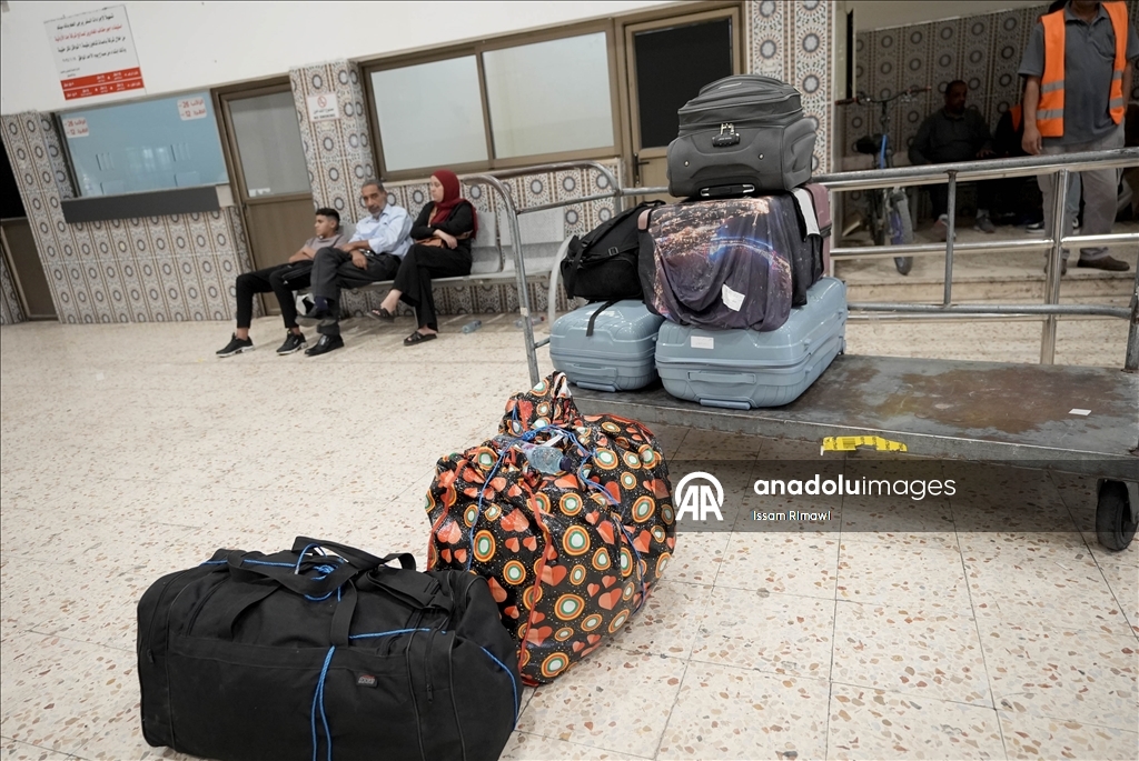 فلسطينيون: إغلاق إسرائيل معبر الكرامة يجعل الضفة سجنا كبيرا