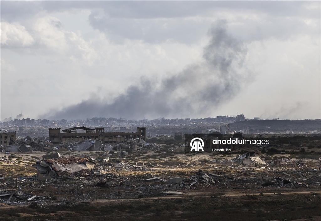 İsrail'in saldırılarından kaçan Filistinlilerin kuzeyden güneye göçü devam ediyor