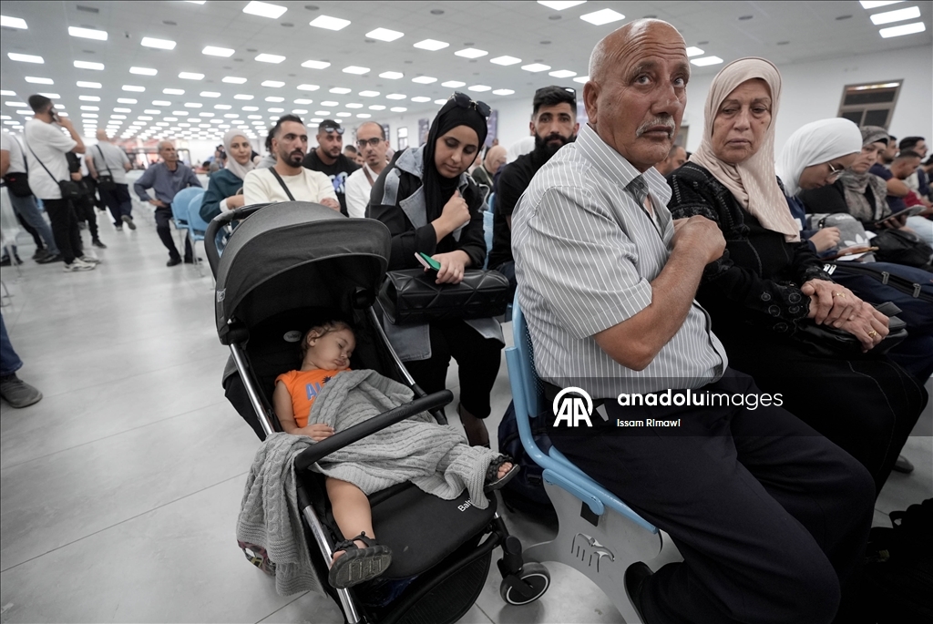 فلسطينيون: إغلاق إسرائيل معبر الكرامة يجعل الضفة سجنا كبيرا