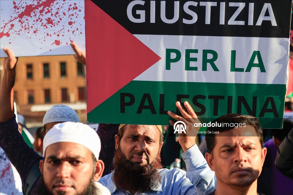 İsrail'in Gazze'ye yönelik saldırıları Roma'da protesto edildi