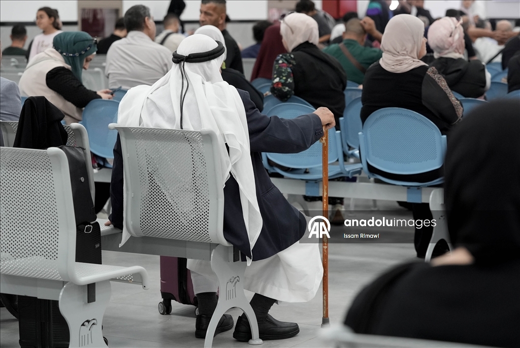 فلسطينيون: إغلاق إسرائيل معبر الكرامة يجعل الضفة سجنا كبيرا