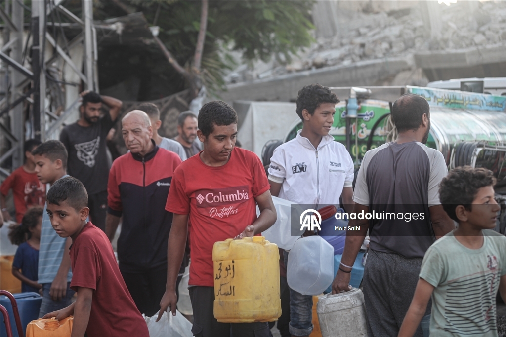 İsrail saldırıları altındaki Gazze'de su krizi sürüyor