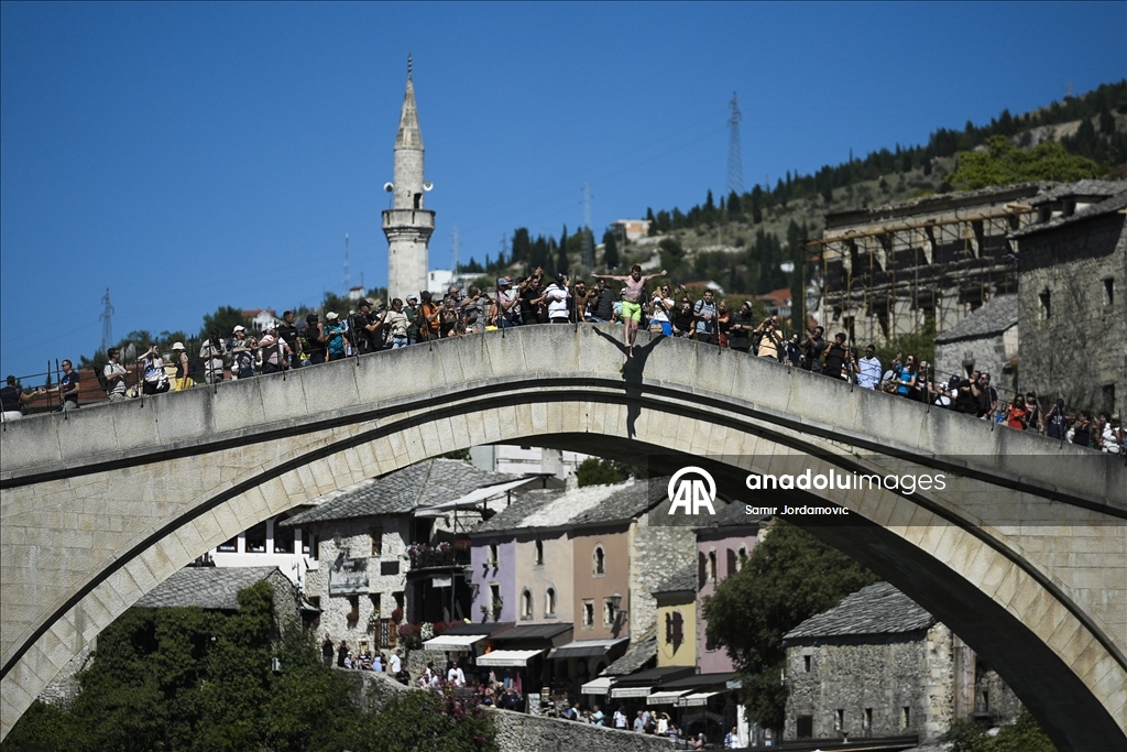 Bosna Hersek'te Osmanlı mirası köprüye ev sahipliği yapan Mostar, her mevsim turistlerin uğrak noktası