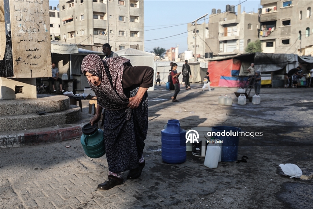 İsrail saldırıları altındaki Gazze'de su krizi sürüyor