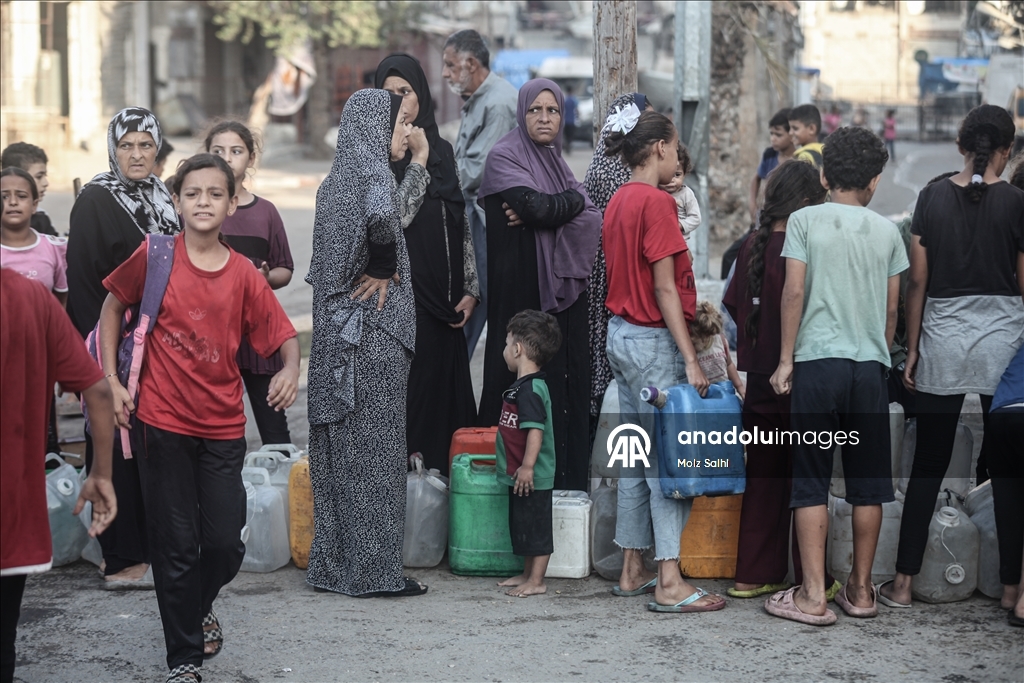 İsrail saldırıları altındaki Gazze'de su krizi sürüyor