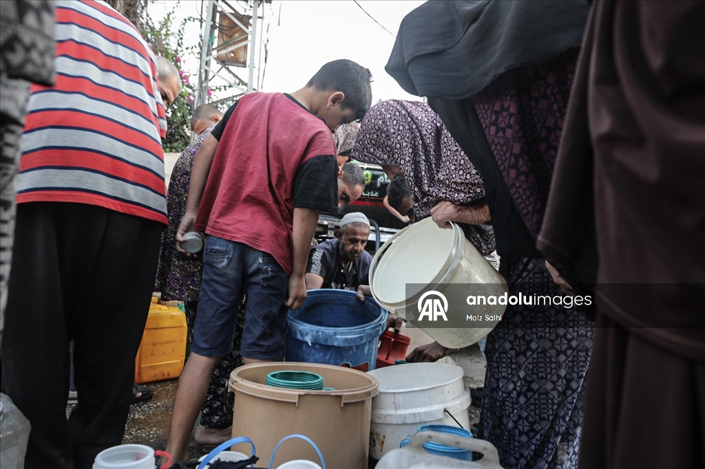 İsrail saldırıları altındaki Gazze'de su krizi sürüyor