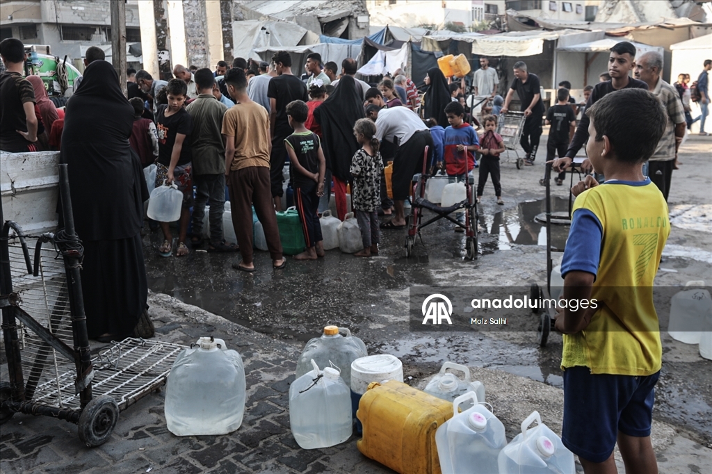 İsrail saldırıları altındaki Gazze'de su krizi sürüyor