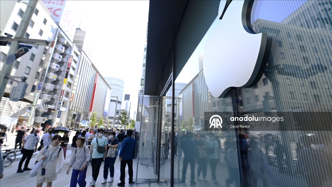 Apple, Tokyo’daki Ginza mağazasını yeniden tasarım sonrası tekrar açtı