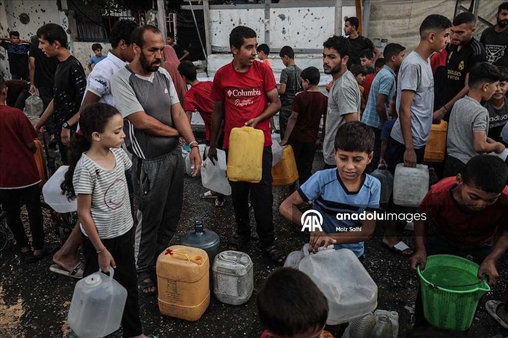 İsrail saldırıları altındaki Gazze'de su krizi sürüyor
