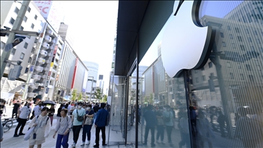 Apple, Tokyo’daki Ginza mağazasını yeniden tasarım sonrası tekrar açtı