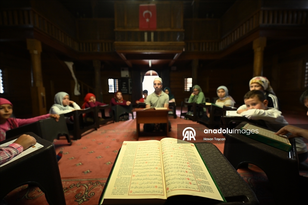 تركيا.. مساجد طرابزون تدهش الزوار بفنونها الحجرية والخشبية