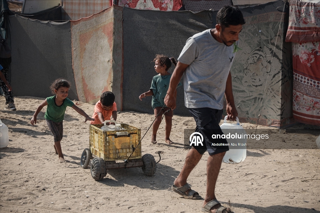 İsrail ablukası ve saldırıları altındaki Gazze’de Filistinliler temel ihtiyaçlardan mahrum kalıyor