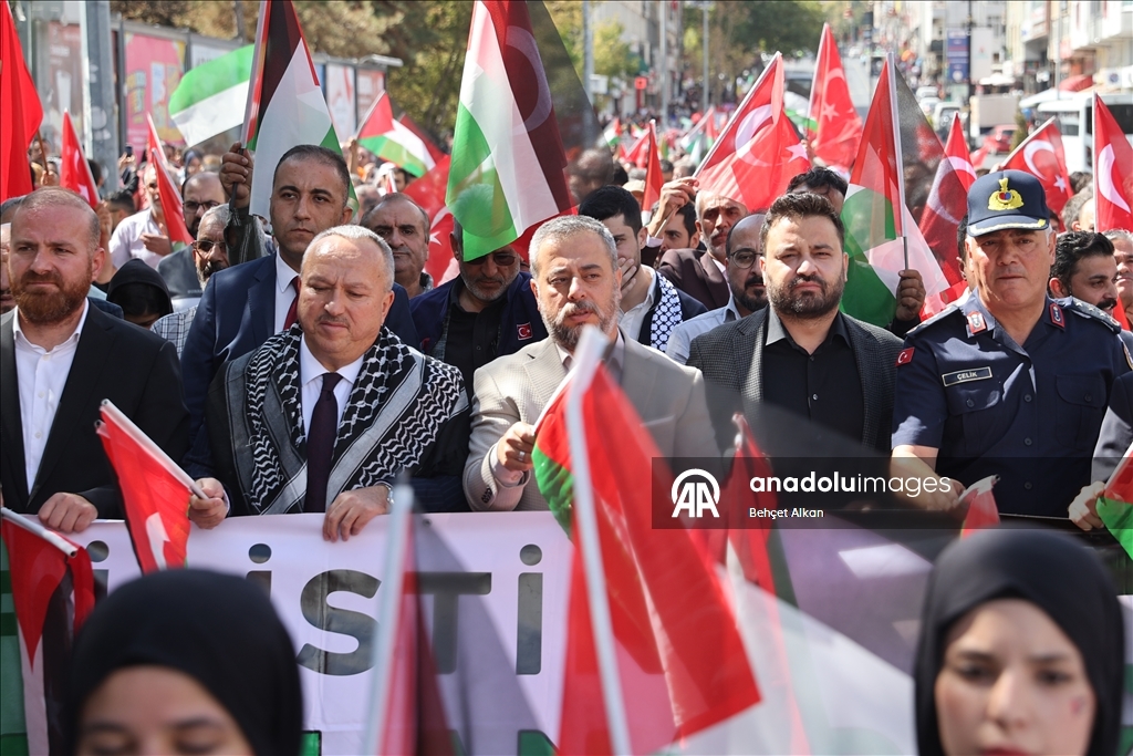 نوشهير التركية.. مشاركة رسمية وشعبية بمسيرة دعما لـ"أسطول الصمود"