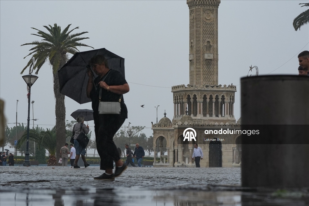 İzmir'de 121 gün sonra yağmur yağdı