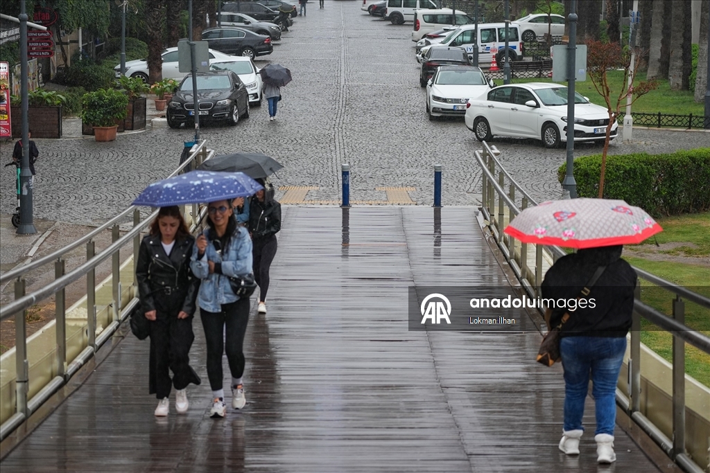 İzmir'de 121 gün sonra yağmur yağdı