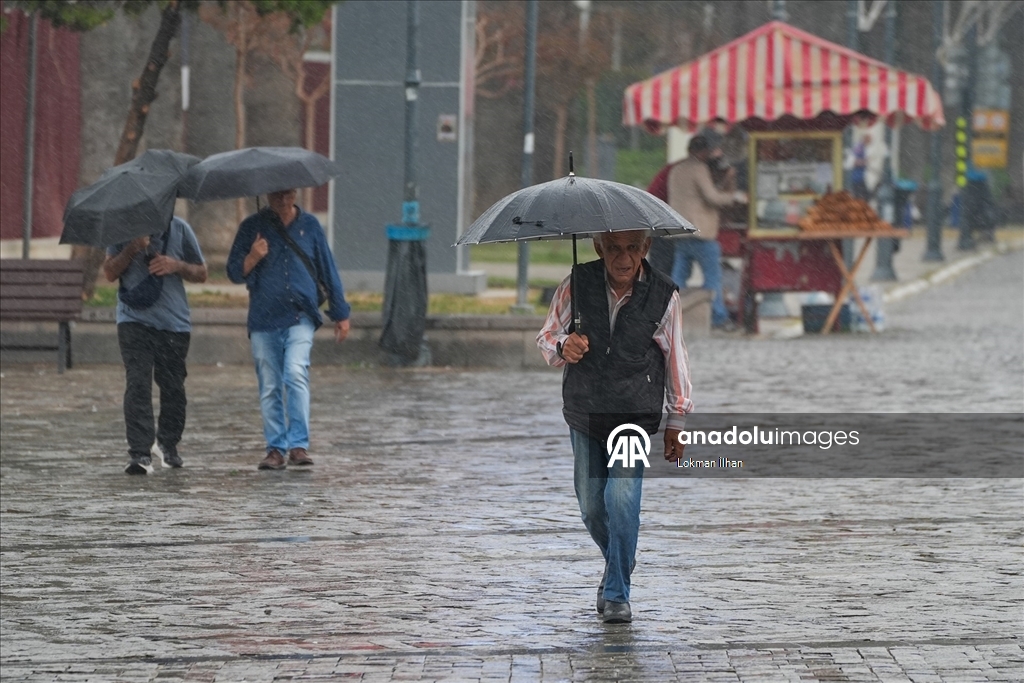 İzmir'de 121 gün sonra yağmur yağdı