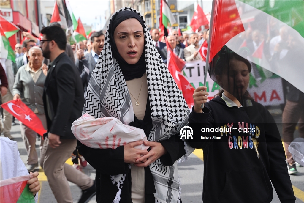 نوشهير التركية.. مشاركة رسمية وشعبية بمسيرة دعما لـ"أسطول الصمود"