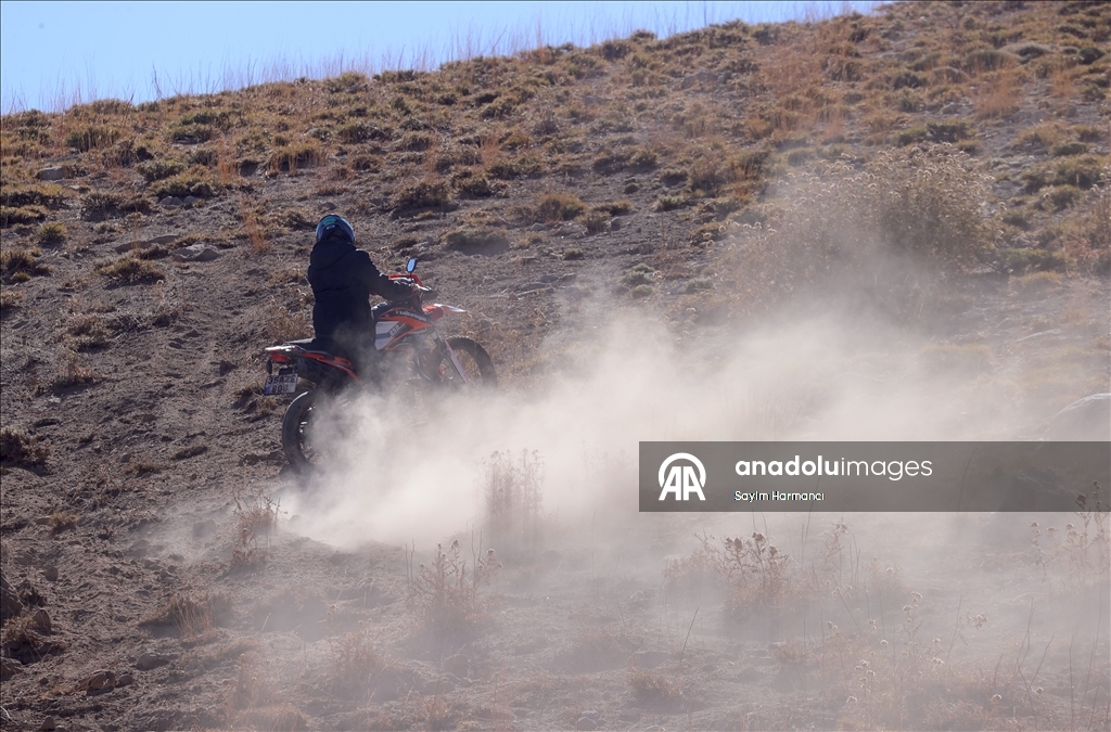 Любители off-road покорили сложные трассы плато Берчелан в Хаккари