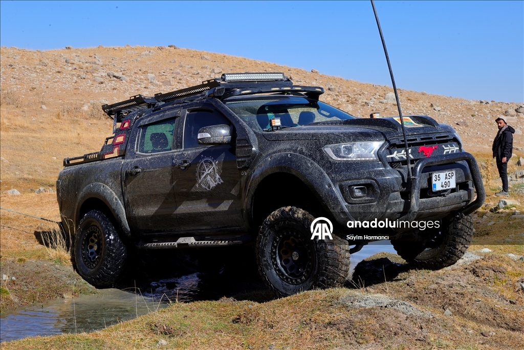 Любители off-road покорили сложные трассы плато Берчелан в Хаккари