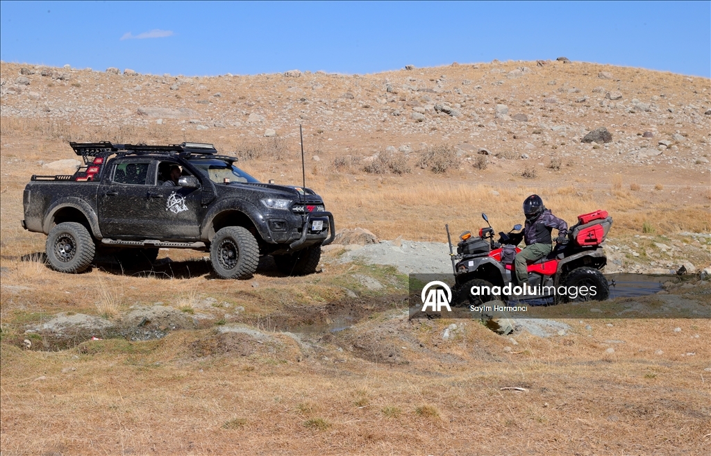 Любители off-road покорили сложные трассы плато Берчелан в Хаккари