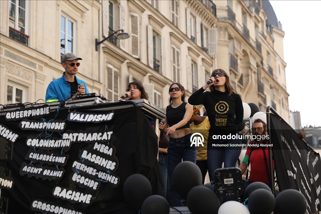 В Париже прошел марш в защиту климата