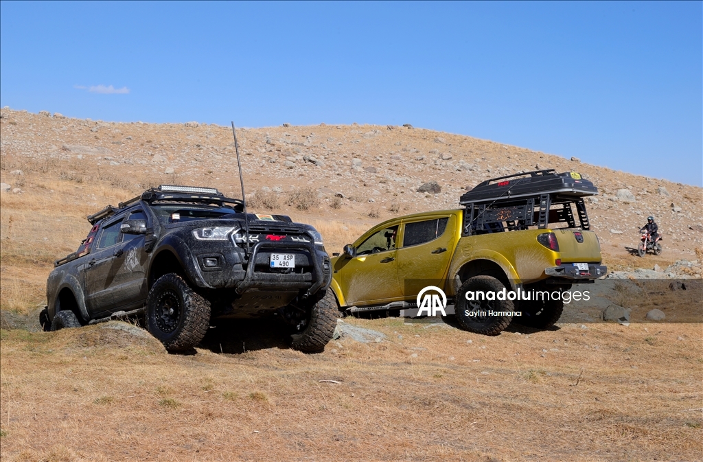 Любители off-road покорили сложные трассы плато Берчелан в Хаккари