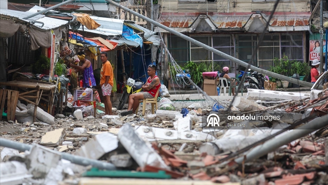 Filipinler'de 6,9 büyüklüğündeki depremde hayatını kaybedenlerin sayısı 61'e yükseldi