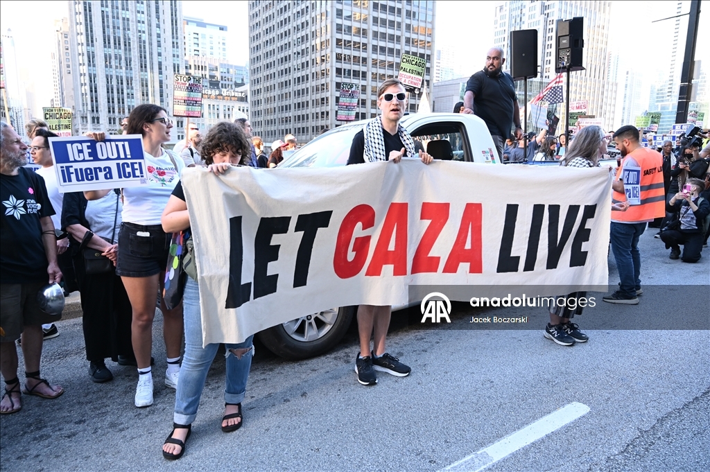 Protesters rally in Chicago against ICE, military presence