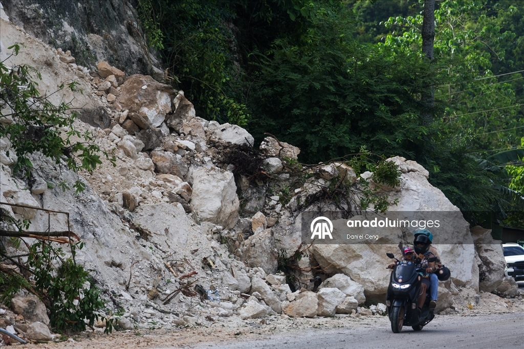  Filipinler'de 6,9 büyüklüğünde deprem