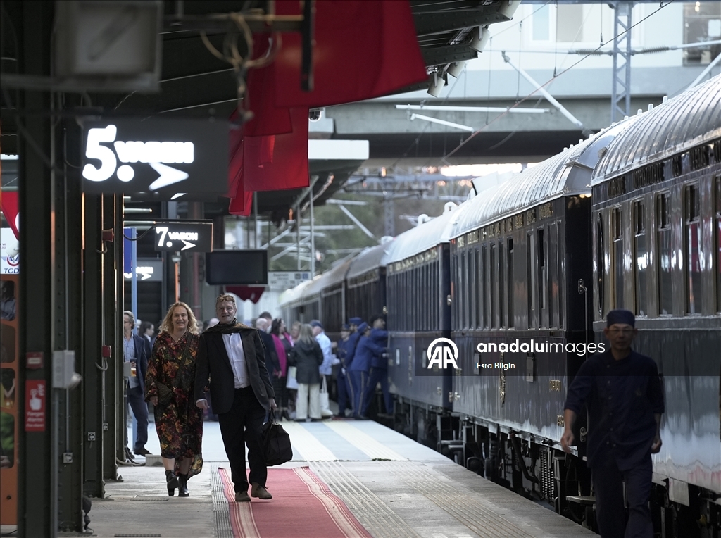 Paris'ten yola çıkan Orient Express, yılın ikinci seferi için İstanbul'a geldi