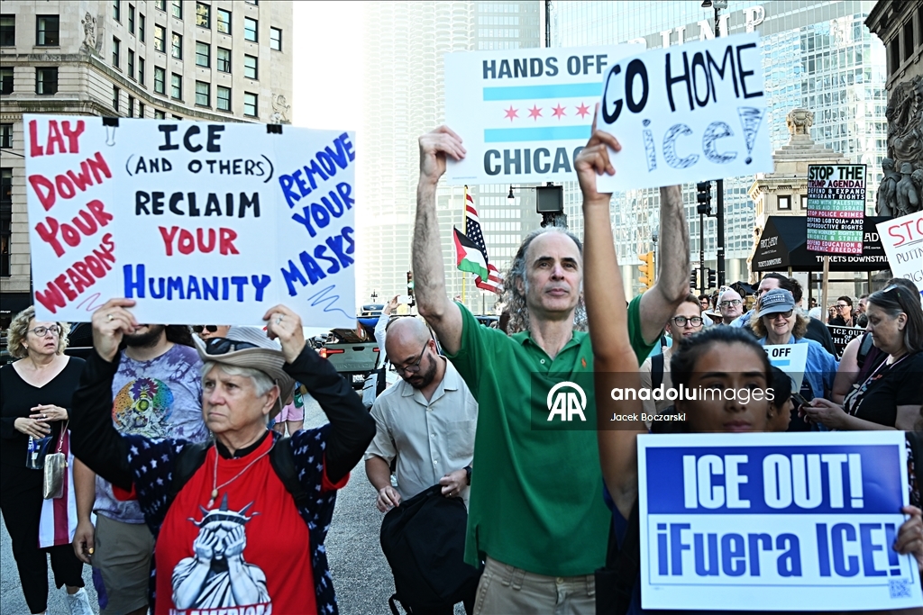 Protesters rally in Chicago against ICE, military presence